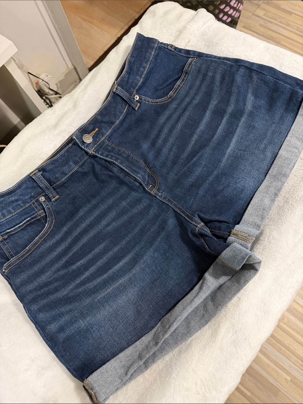 Time and Tru Indigo Slim Women's Denim Shorts